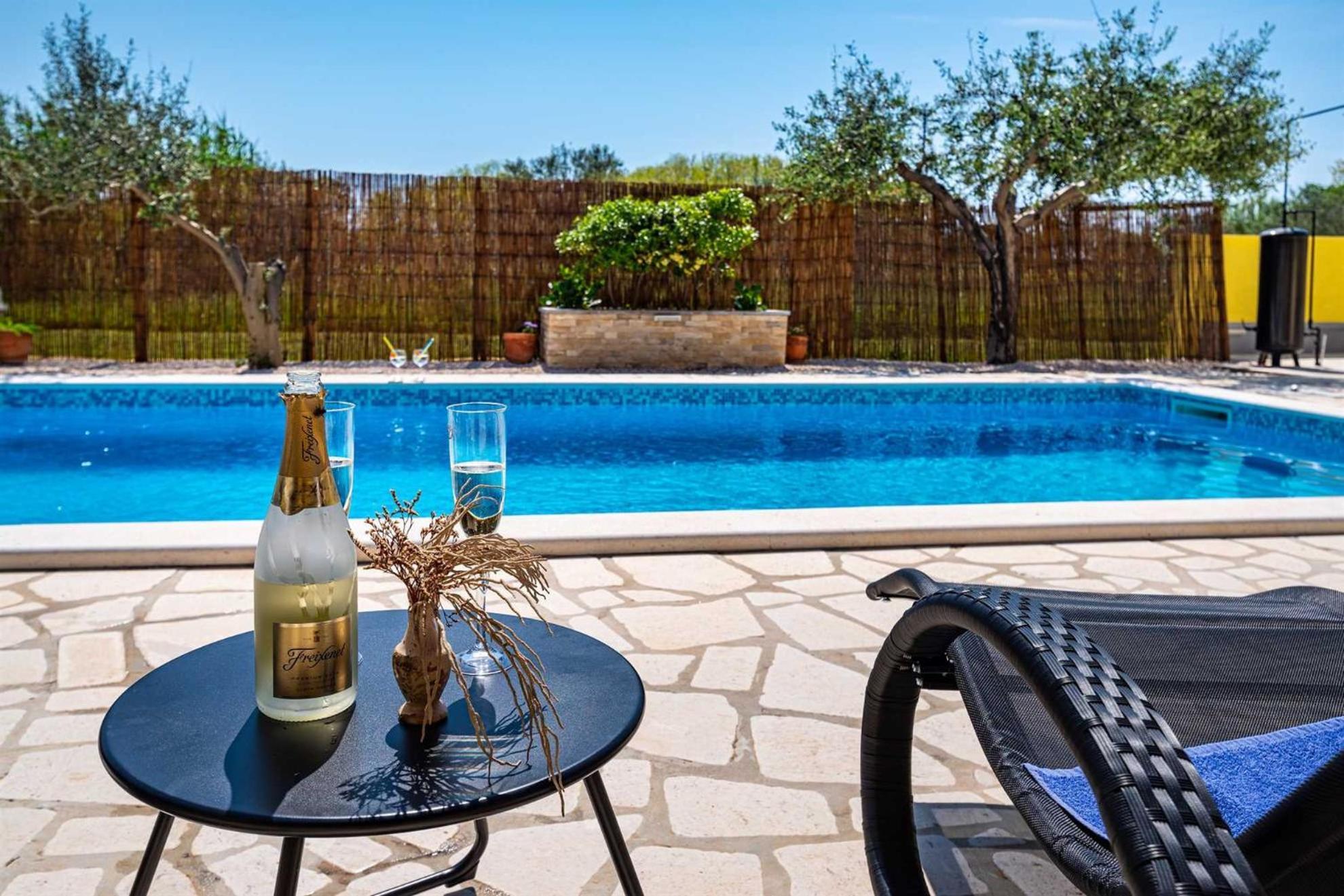 Apartment House Simoni With Pool, Zadar County Privlaka  Esterno foto