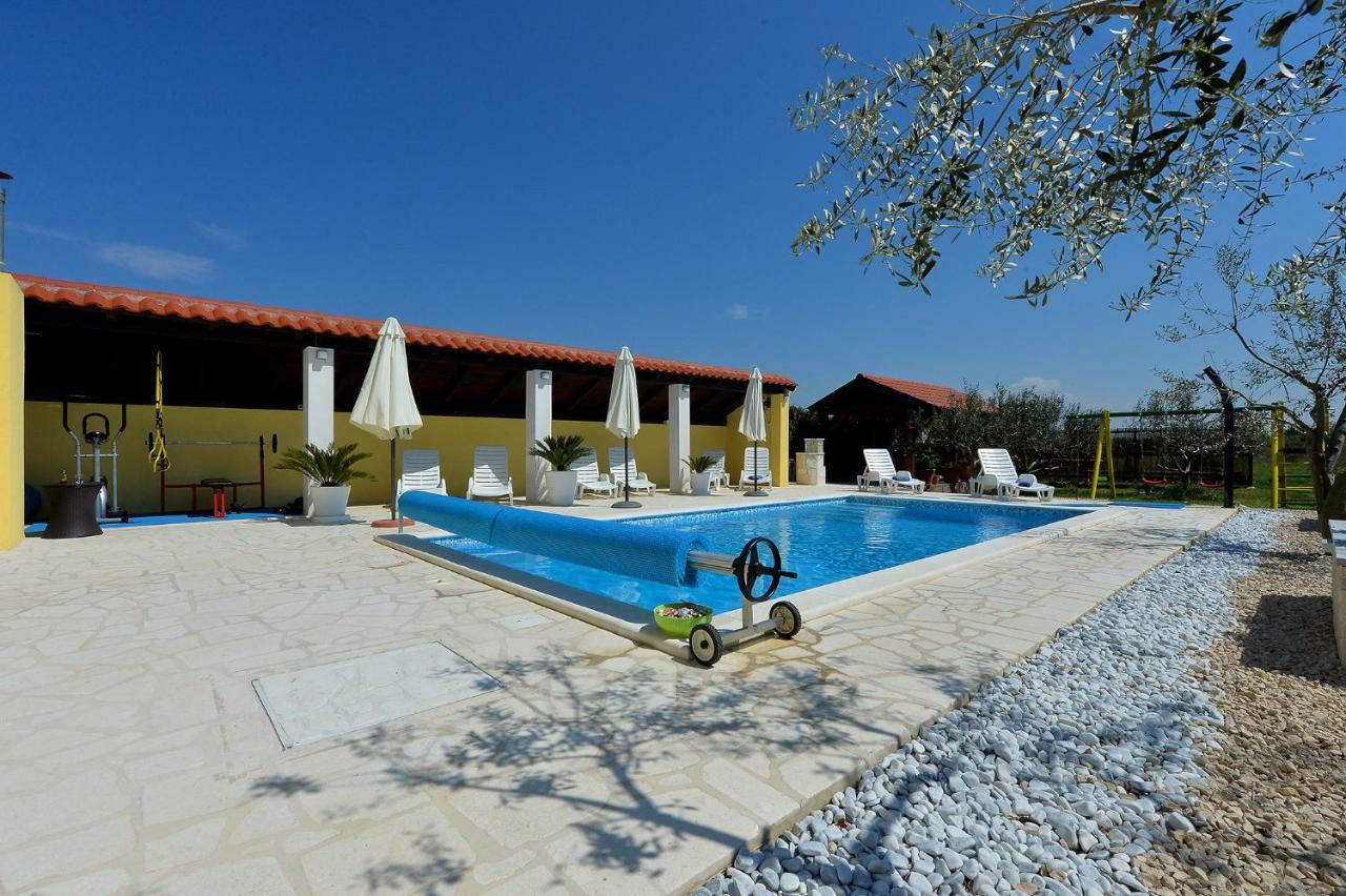 Apartment House Simoni With Pool, Zadar County Privlaka  Esterno foto