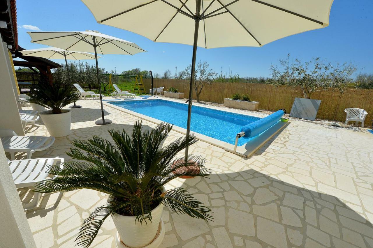 Apartment House Simoni With Pool, Zadar County Privlaka  Esterno foto